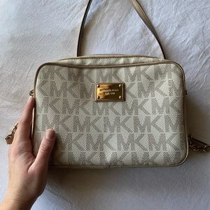 CROSSBODY PURSE